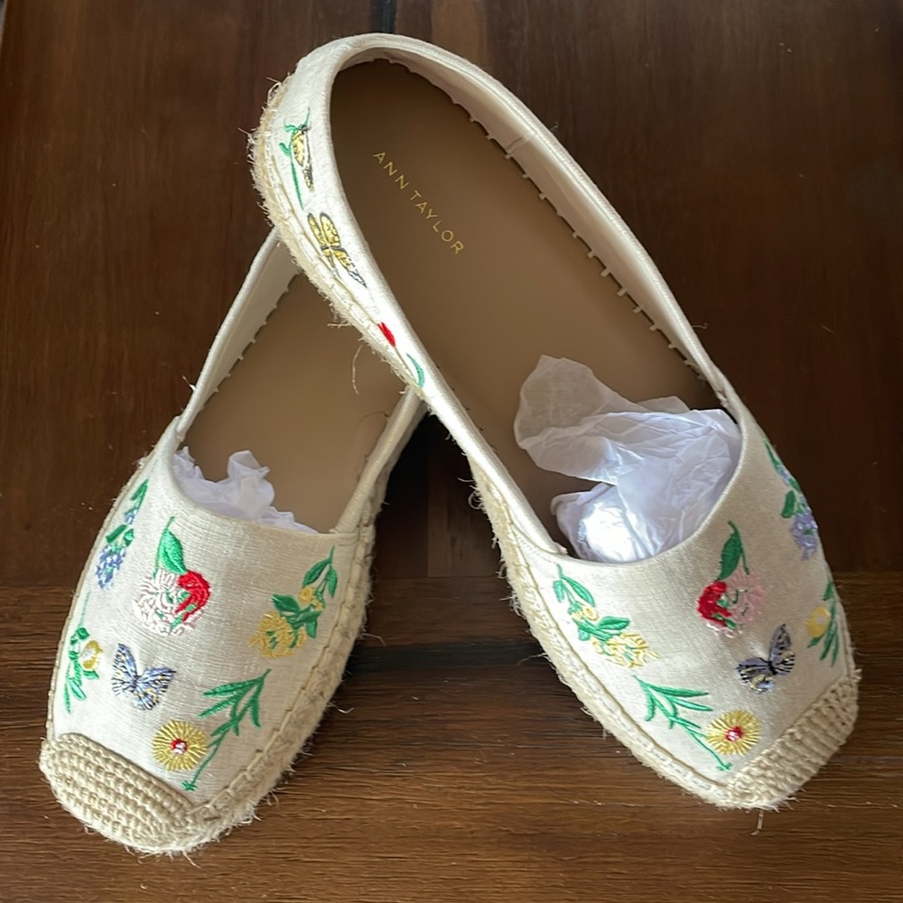 Ann Taylor Floral Espadrilles Size 8